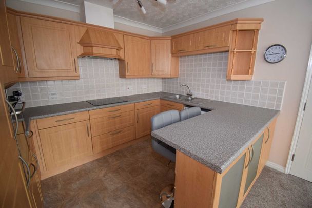 Rowan Court, Bebington - Photo 1
