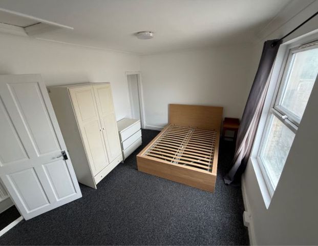 Room in a Shared House, Drapers Road, E15 - Photo 1