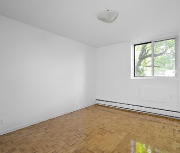 10250 Du Bois-de-Boulogne Avenue, Montréal, QC - Photo 1