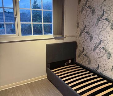 3 Bed Semi-Detached House, Birkdale Mount, LS17 - Photo 4