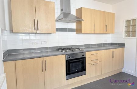 2 bedroom flat to rent - Photo 3