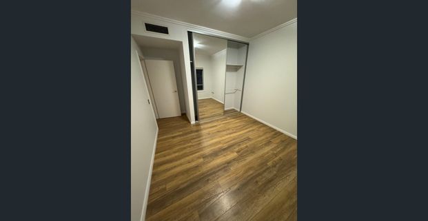 Newly Renovated Apartment with Huge Courtyard (can be fully furnished on request)) - Photo 1