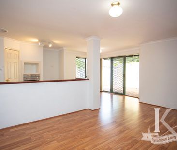 Private & Spacious 3 Bed, 2 Bath Villa - Photo 4