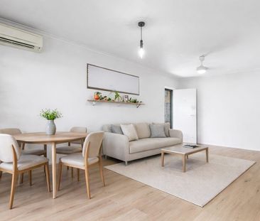 Charming Ground Floor Unit in Leafy, Blue Chip Location! - Photo 1