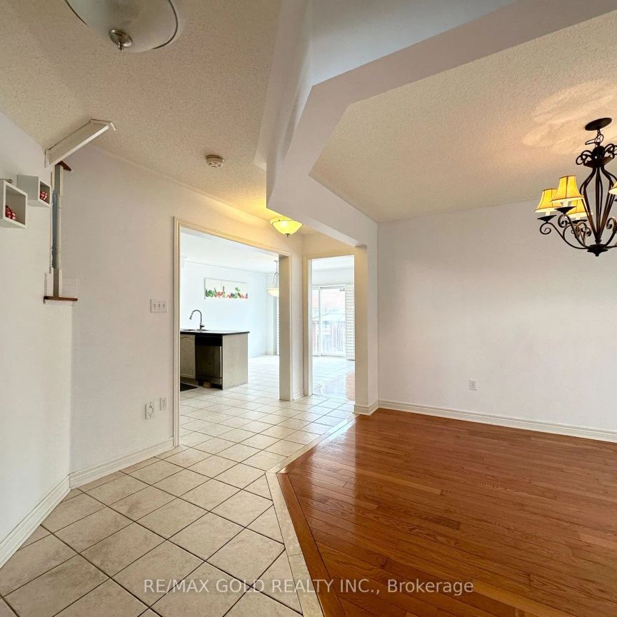 Detached Home For Lease | W9053645 - Photo 1