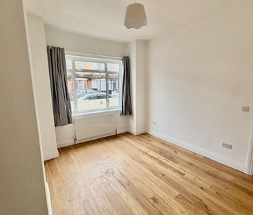 3 Bed Terraced House, Blandford Road, BR3 - Photo 2