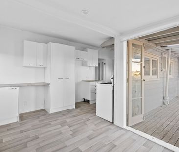 Spacious Grey Lynn Home with Work-From-Home Studio - Photo 6