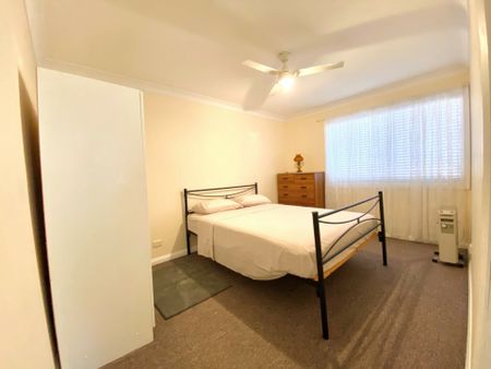 One Bedroom Flat - Photo 2