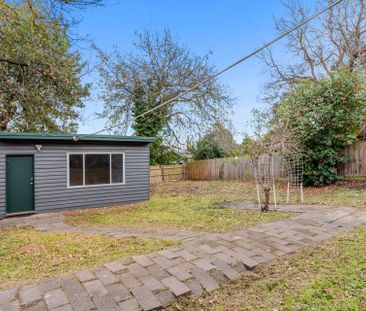 LIGHT FILLED SPACIOUS SURROUNDS - Photo 5