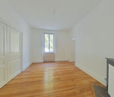 Location Appartement 4 pièces 90m² ROMANS SUR ISERE 26100 - Photo 2