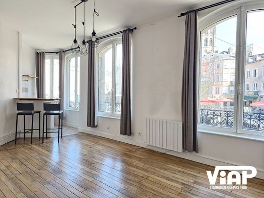 LIMOGES STUDIO DE 25 m² PLACE DES HALLES - Photo 1