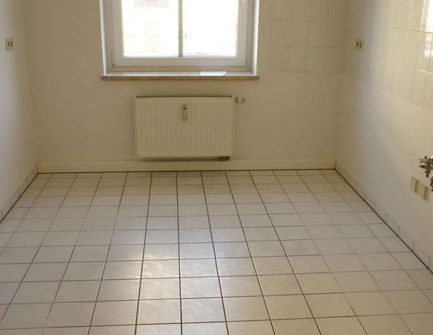 **TOP Whg. mit Laminat - ruhige Lage - Bad mit Fenster - sep. Küche** - Photo 1