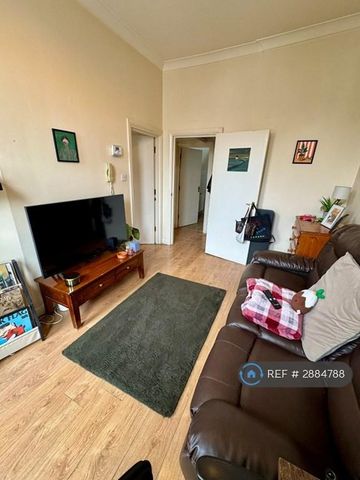 1 bedroom flat to rent - Photo 2