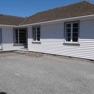 Prime University Location! - Photo 2