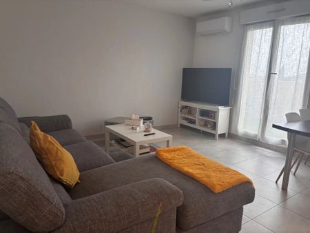 Location Appartement 2 pièces 45m² NICE 06200 - Photo 2