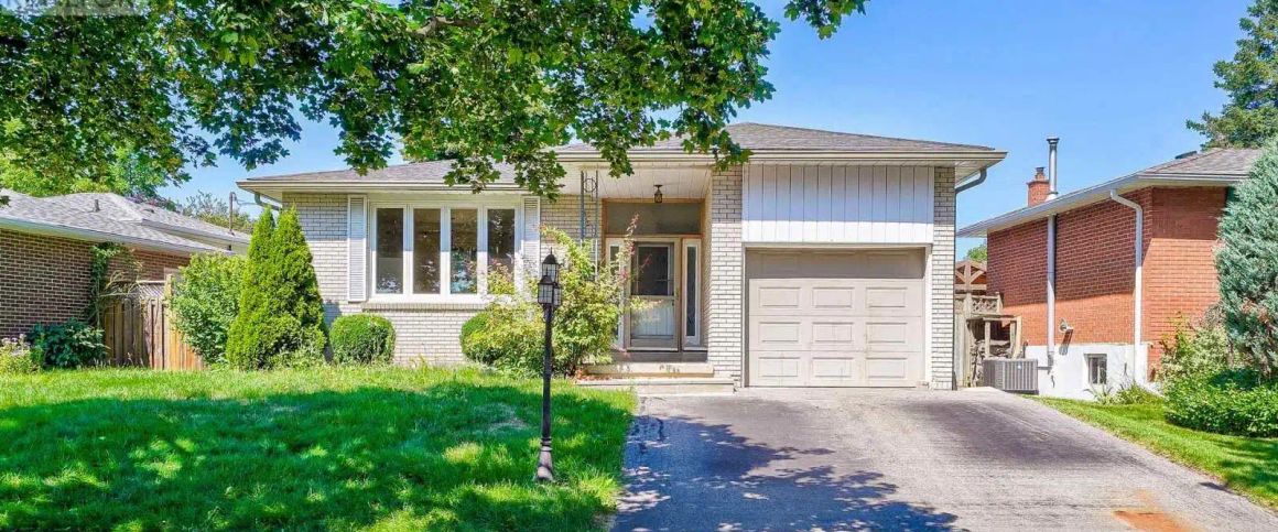 UPPER - 4395 LONGMOOR DRIVE — 3 Bedroom - Photo 1