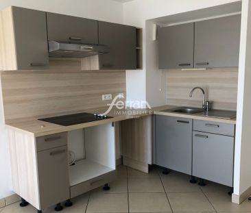Location Appartement 2 pièces 39m² DRAGUIGNAN 83300 - Photo 3