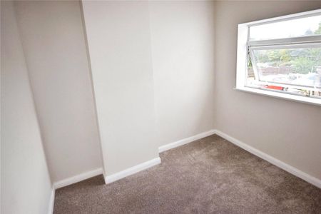 3 bedroom end of terrace house to rent - Photo 5