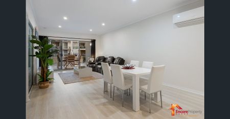 Beautiful Canal-View Apartment for Rent - Photo 2