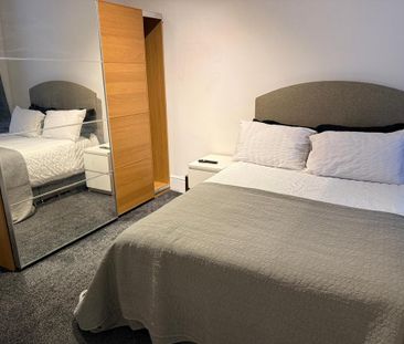 1 bedroom in a flat share to rent - Photo 3