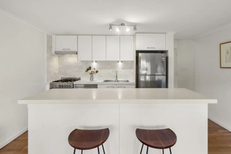 Tranquil Living In Harbourside Pocket One Street Back From The Water - Photo 5