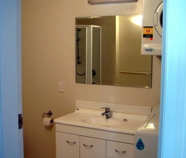 MODERN, EASY LIVING IN PRIME SUNNY LOCATION - Photo 5