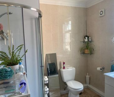 4 bedroom terraced house to rent - Photo 6
