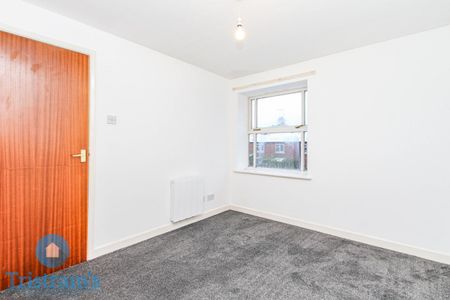 2 bed Flat for Rent - Photo 5