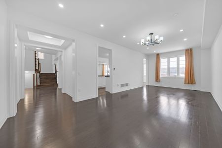 For Lease - 70 Forest Edge Crescent, East Gwillimbury, Ontario - Photo 5