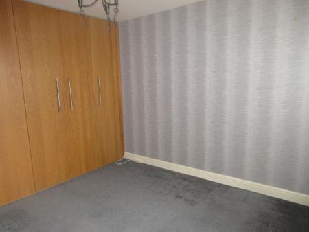 4 bedroom detached house to rent - Photo 4