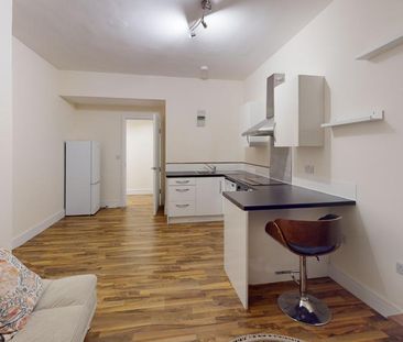 Studio to rent - Photo 2