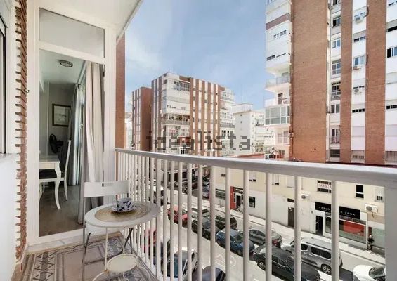 Alquiler de piso en Calle Salvador del Mundo, 2