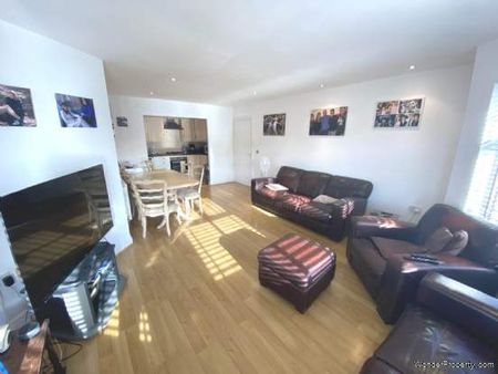 2 bedroom property to rent in Borehamwood - Photo 4