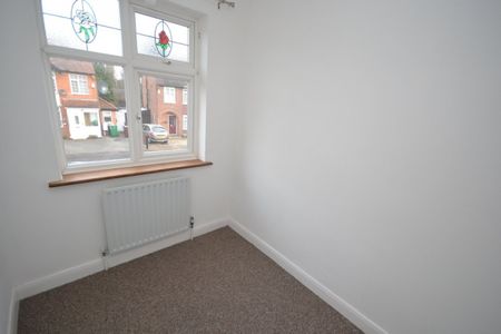 3 bed Semi-Detached House for Rent - Photo 4