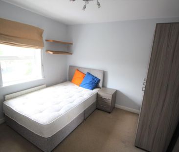 1 bedroom in a house share to rent - Photo 4