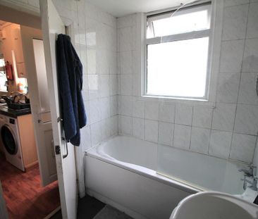 4 bedroom terraced house to rent - Photo 1