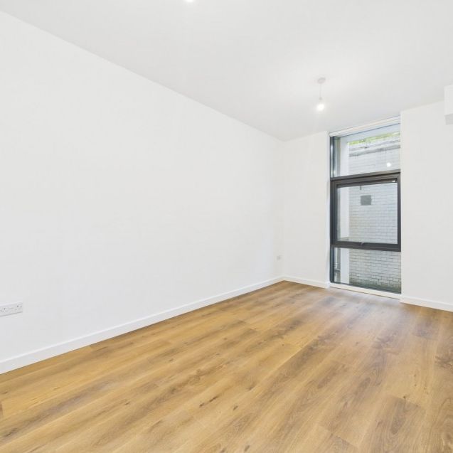 Lakeside East, The Causeway, Staines-Upon-Thames,TW18 - Photo 1