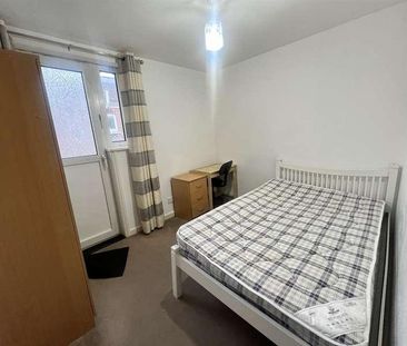 Waverley Road, Southsea, PO5 - Photo 5