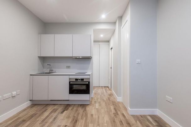 Studio to rent - Photo 1