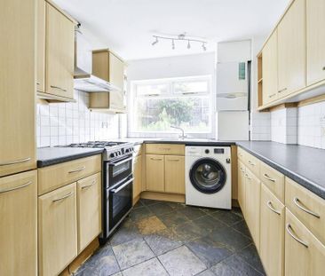 4 bedroom terraced house to rent - Photo 3