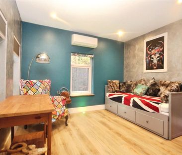 Gibsons Hill, London, SW16 3JS - Photo 2