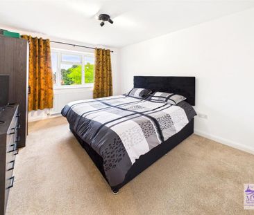 3 bedroom end of terrace house to rent - Photo 3