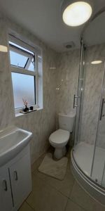 1 bedroom Flat To Let - Photo 3