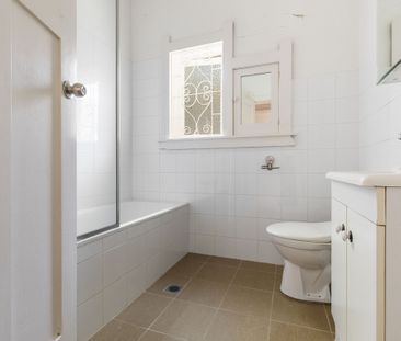 2 / 2A Strickland Street - Photo 4