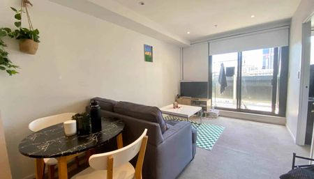 Central living! - Photo 4