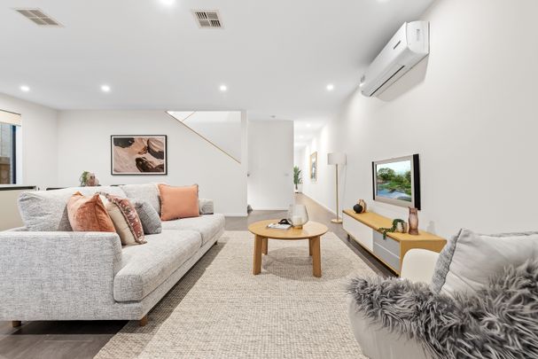 28a Homeleigh Road, Keysborough VIC 3173 - Townhouse For Rent | Domain - Photo 1