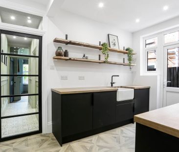 Guide Price £2,250 pcm - Available Now - Unfurnished - Photo 6