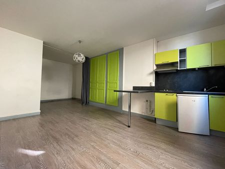 PLACE DES CARMES, T1 27.38 m² avec chauffage collectif ! - Photo 5