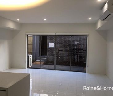 Splendid 3Br Townhouse in Williams Landing! - Photo 2
