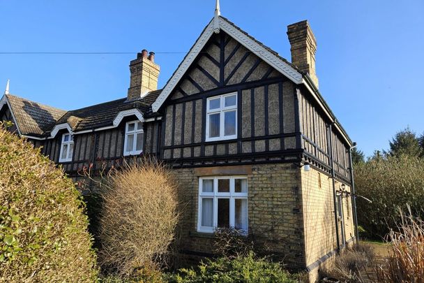 2 Nursery Cottage, Brocklesby - Photo 1